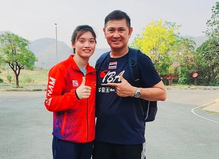 La boxeadora Nguyễn Thị Tâm y el experto tailandés están decididos a obtener buenos resultados en los ASIAD 20. Foto: Như Cường
