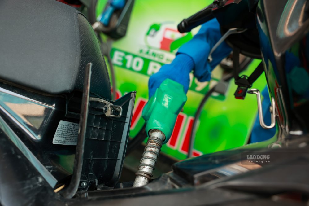 Retail gasoline and oil prices today, September 19, are applied according to the price adjustment on September 17 (photo taken on April 2, 2026). Photo: Hai Nguyen