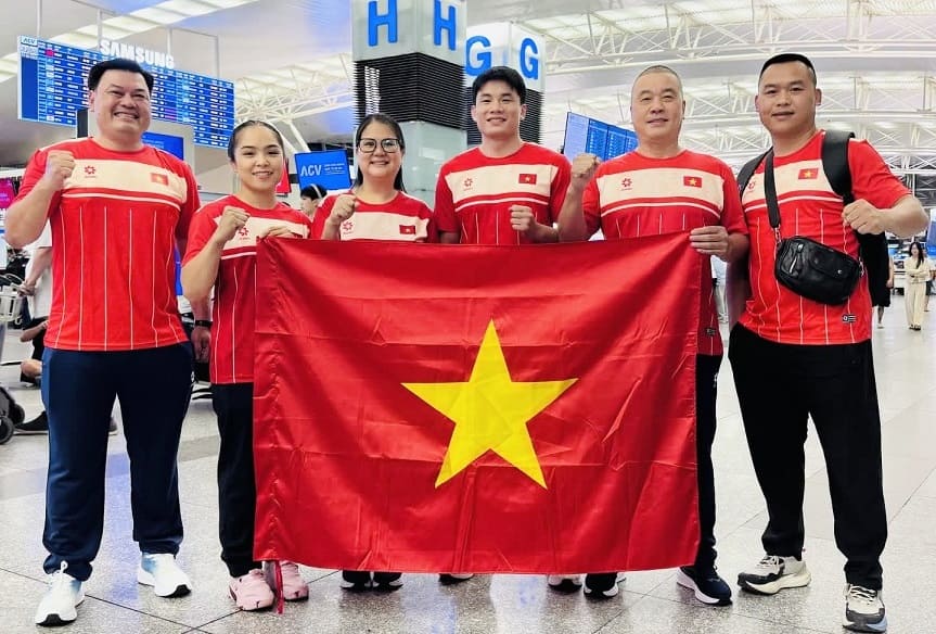 Lò Thị Phung, Quàng Văn Minh y el equipo vietnamita de artes marciales mixtas MMA han llegado a Japón para participar en los ASIAD 20. Foto: Tống Ngọc Hòa
