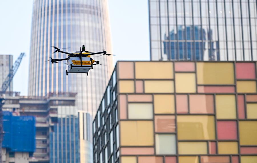 La capital china, Beijing, prohibirá la posesión y el almacenamiento de vehículos aéreos no tripulados (drones) en toda la ciudad a partir del 15 de noviembre. Foto: Xinhua