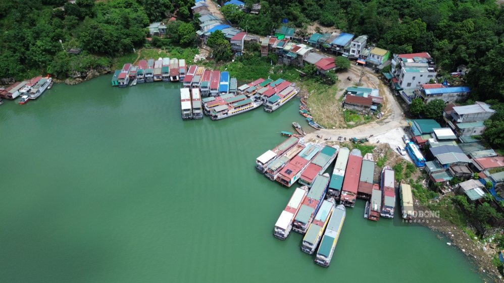 Hoa Binh Lake has a water level of 113.79 m. Photo (taken in early September): Minh Nguyen