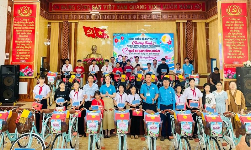 Duy Xuyen Trade Union establishes Bicycle Fund to support workers in difficult circumstances. Photo: Duy Xuyen Trade Union