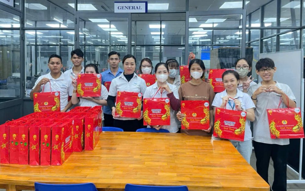 Hơn 10.000 suất quà trung thu đã được các CĐCS trao đến đoàn viên, người lao động trong dịp này. Ảnh: CĐCS Công ty TNHH Hwaseung Rạch Giá
