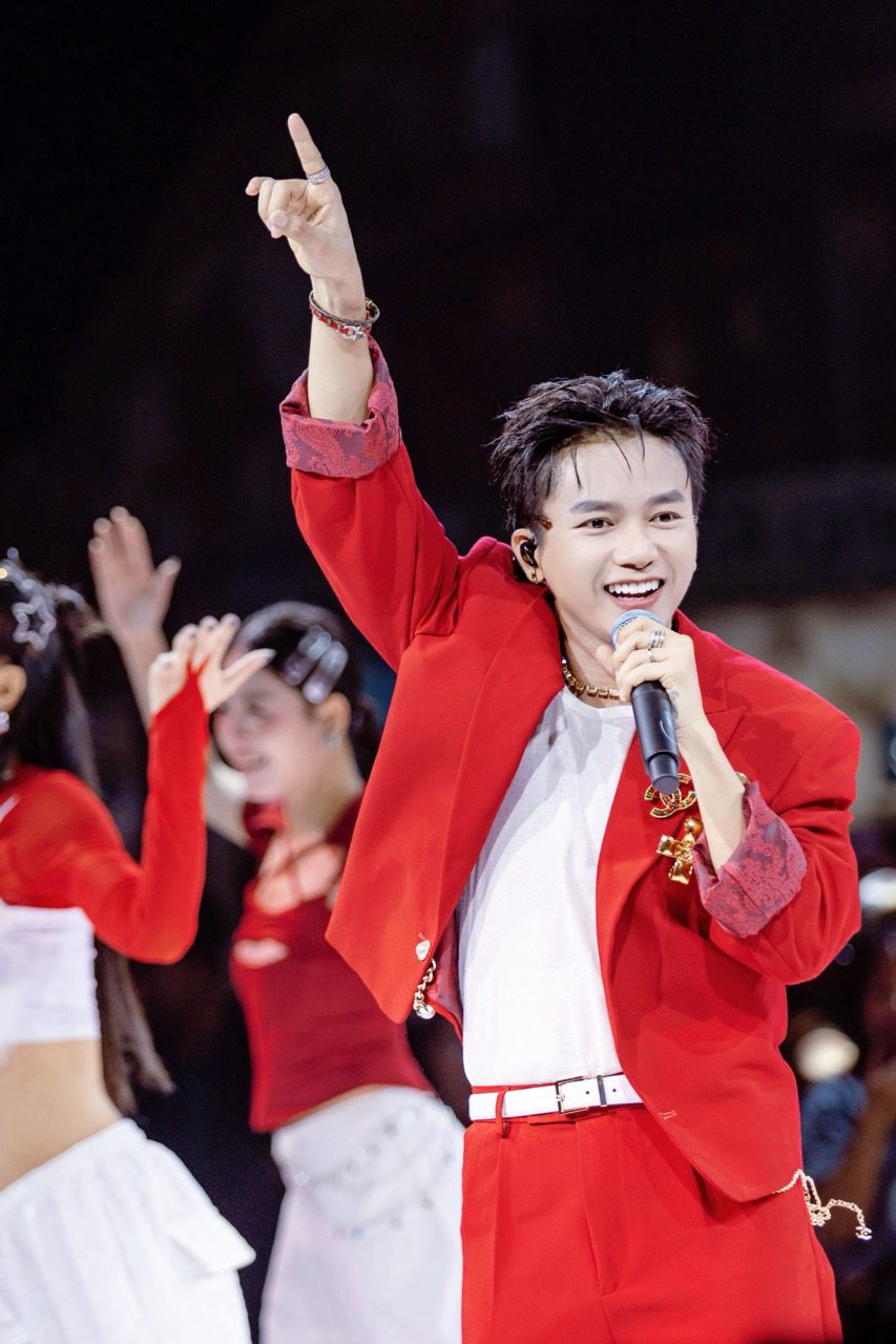Bùi Công Nam trình diễn. Ảnh: Nghệ sĩ cung cấp.