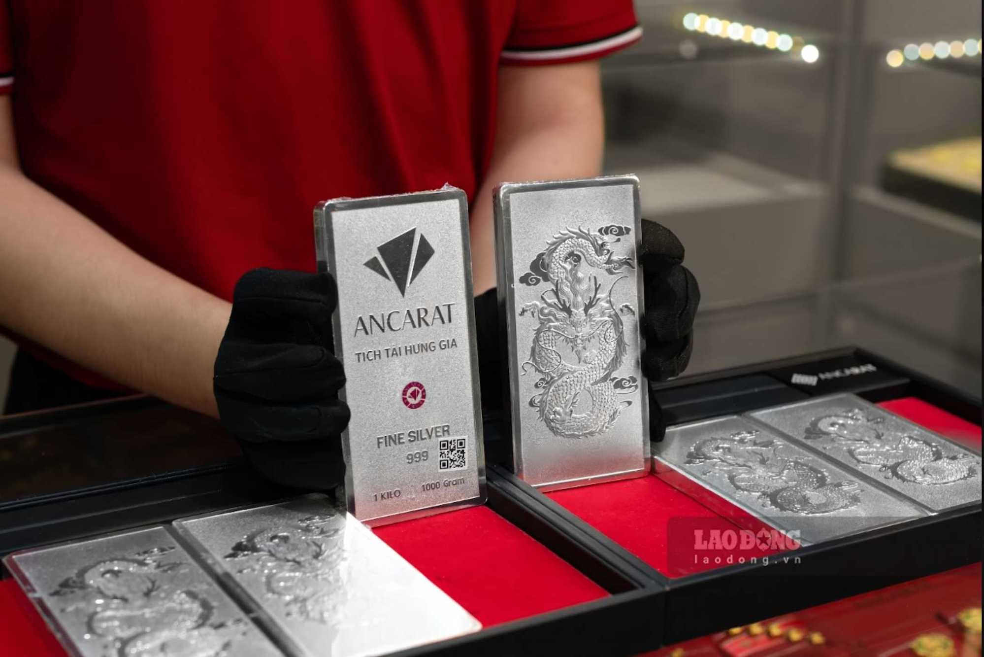 Domestic silver prices adjusted upwards in today's trading session. Photo: Phuong Anh