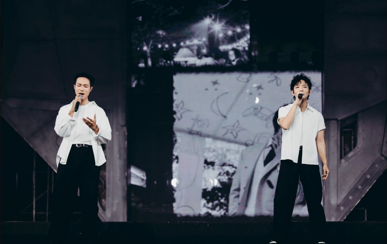 Màn song ca đầy ấn tượng của Hà An Huy và Hoàng Dũng. Ảnh: Yeah1