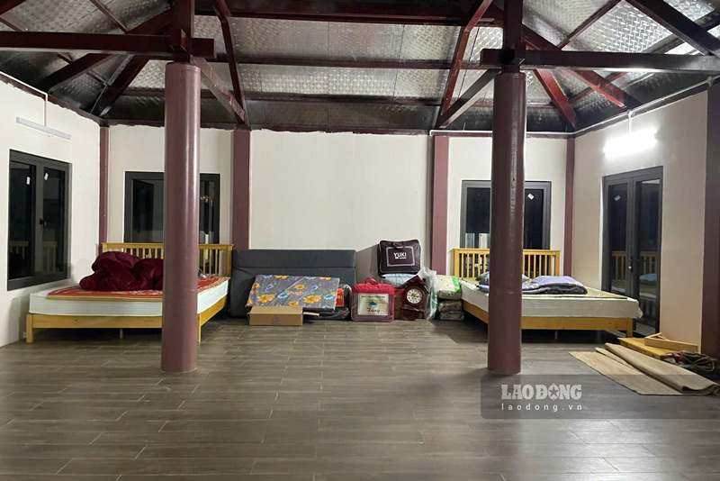 Bên trong ngôi nhà của ông Hoàng Văn Vọ tại Làng Nủ. Ảnh: Đinh Đại