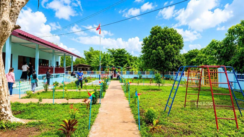 Bên trong khuôn viên trường. Ảnh: Bảo Trung