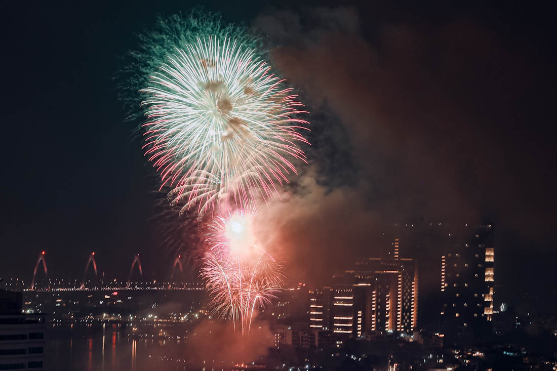 市民や観光客は、9月2日の夜にハノイで花火を見に行く際に、いくつかの場所で無料で駐車できます。写真:ハイ・グエン