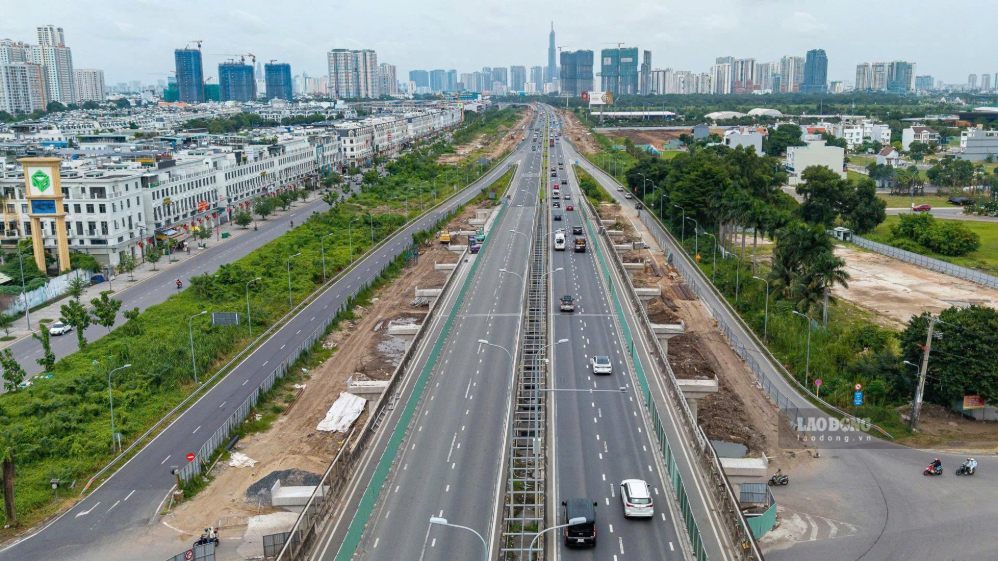 Phương tiện lưu thông trên cao tốc TPHCM - Long Thành - Dầu Giây sáng 2.9. Ảnh: Anh Tú