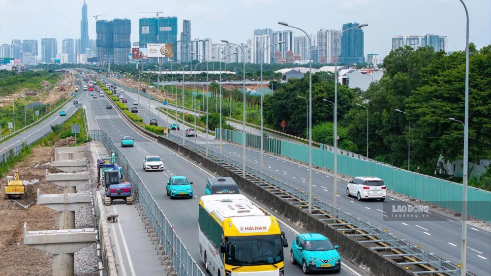 Ho Chi Minh City - Long Thanh - Dau Giay expressway still circulates in both directions on the morning of September 2nd. Photo: Anh Tu