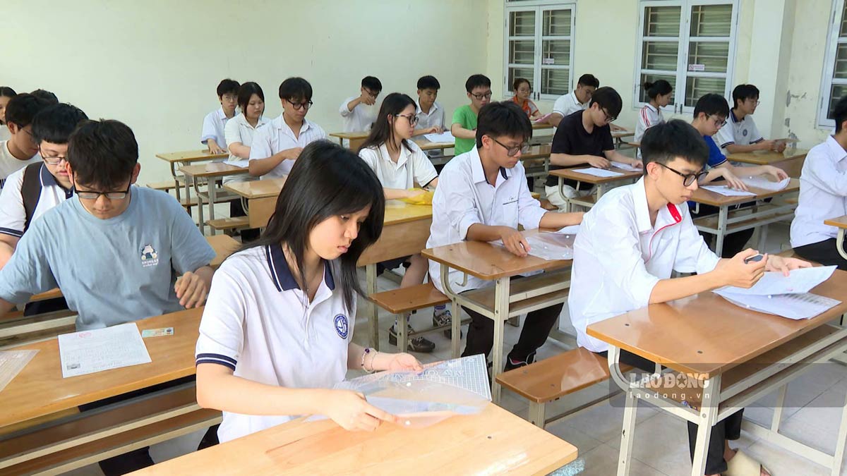 Thí sinh còn cơ hội vào đại học từ các đợt xét tuyển bổ sung. Ảnh: Linh Anh