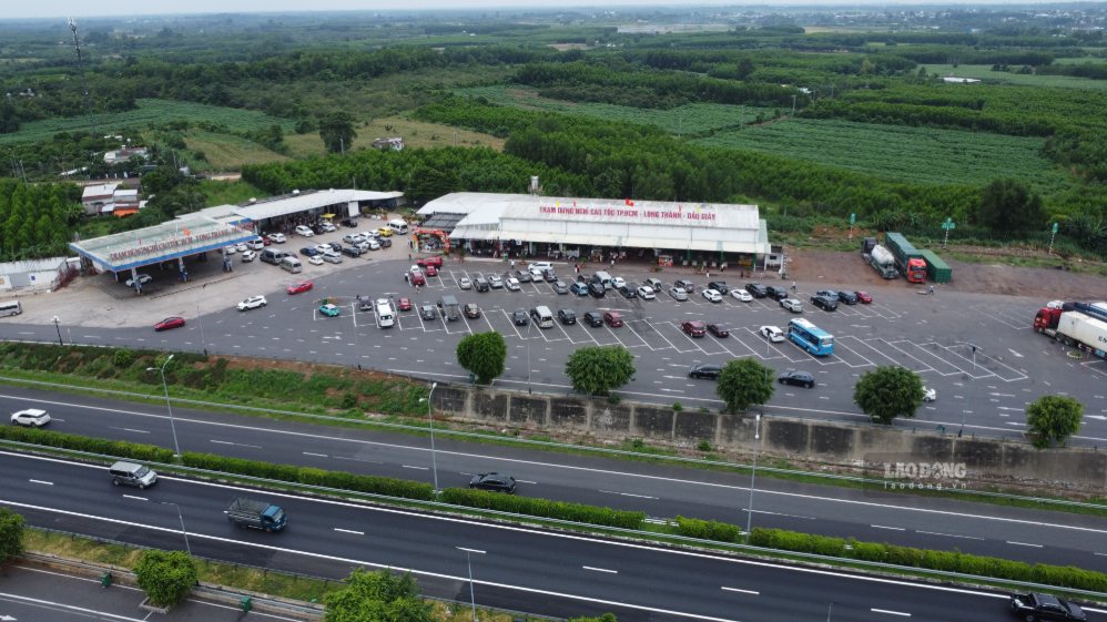 Khu vực trước trạm dừng chân trên cao tốc TPHCM - Long Thành - Dầu Giây thông thoáng sáng 2.9. Ảnh: HAC