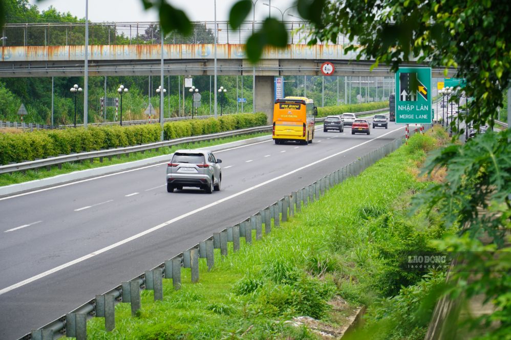 Nhiều người dân sắp xếp lịch trình về lại TPHCM sớm hơn tránh ùn tắc. Ảnh: HAC