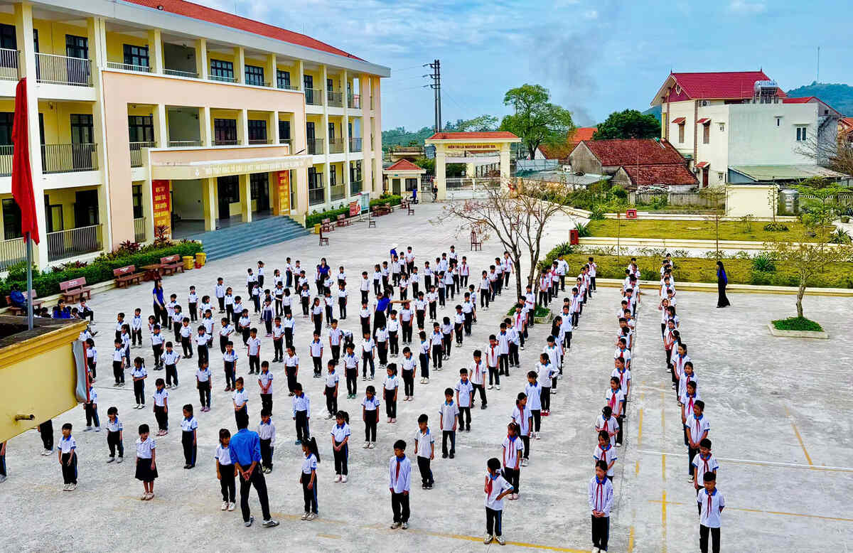 Although education work still faces some difficulties, students of Vinh Thuc Primary and Secondary School, Quang Ninh still achieve many achievements in their studies. Photo: Vinh Thuc Primary and Secondary School