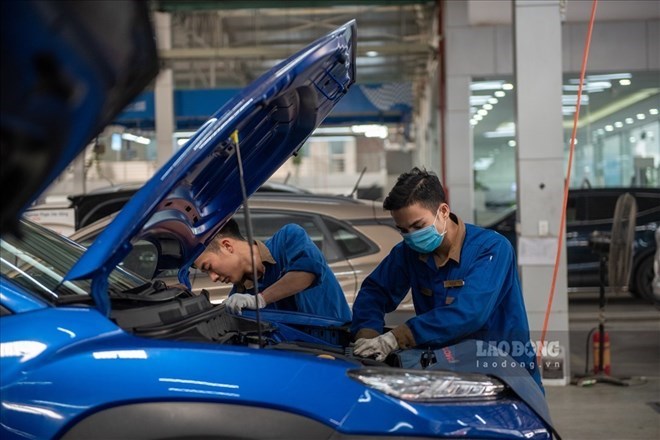 Car maintenance on schedule helps detect degraded details early, limit chain damage and avoid major repair costs. Photo: Khanh Linh