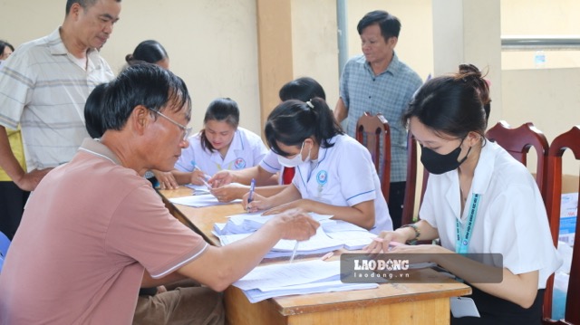 People in Ho Chi Minh City proactively take health check-ups even on holidays. Photo: Nguyen Ly