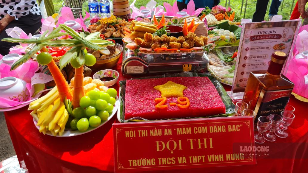 Cuộc thi Mân cơm dâng Bác được xã Châu Thới, Cà Mau tổ chức thu hút nhiều tổ chức tham gia. Ảnh: Nhật Hồ.