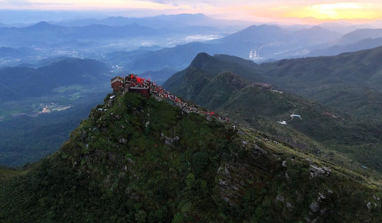 On the top of Dong Pagoda, Yen Tu morning of September 2, 2026. Photo: Xuan Anh