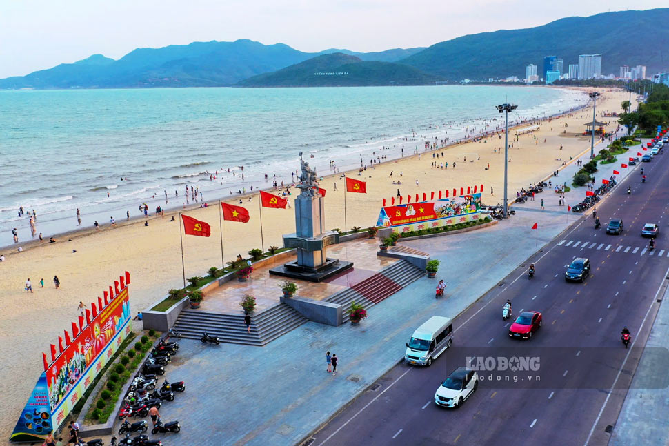 Quy Nhon beach, Gia Lai. Photo: Nguyen Dung