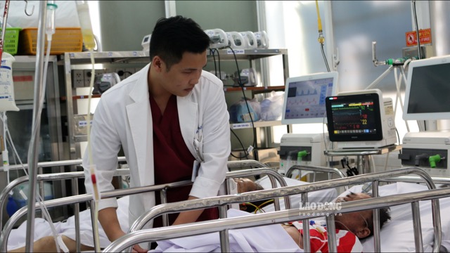 Recorded at the Emergency Department, Cho Ray Hospital, many severe injuries have been admitted to the hospital. Photo: Nguyen Ly