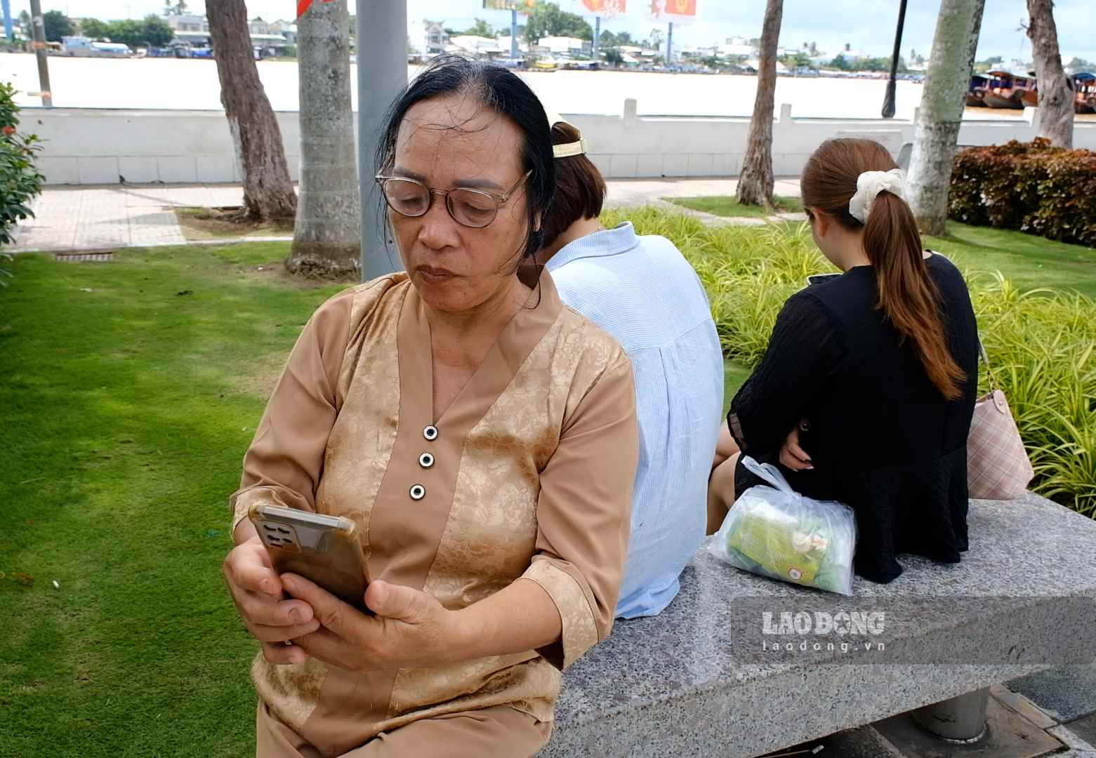 Bà Thanh đánh . Ảnh: Mỹ Ly