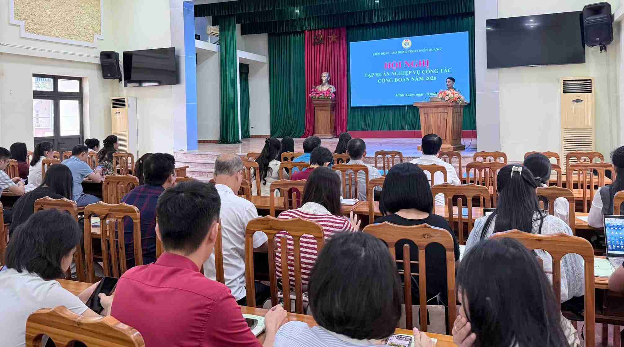 130 grassroots trade union officials in Tuyen Quang are trained in trade union work skills. Photo: Tuyen Quang Labor Federation