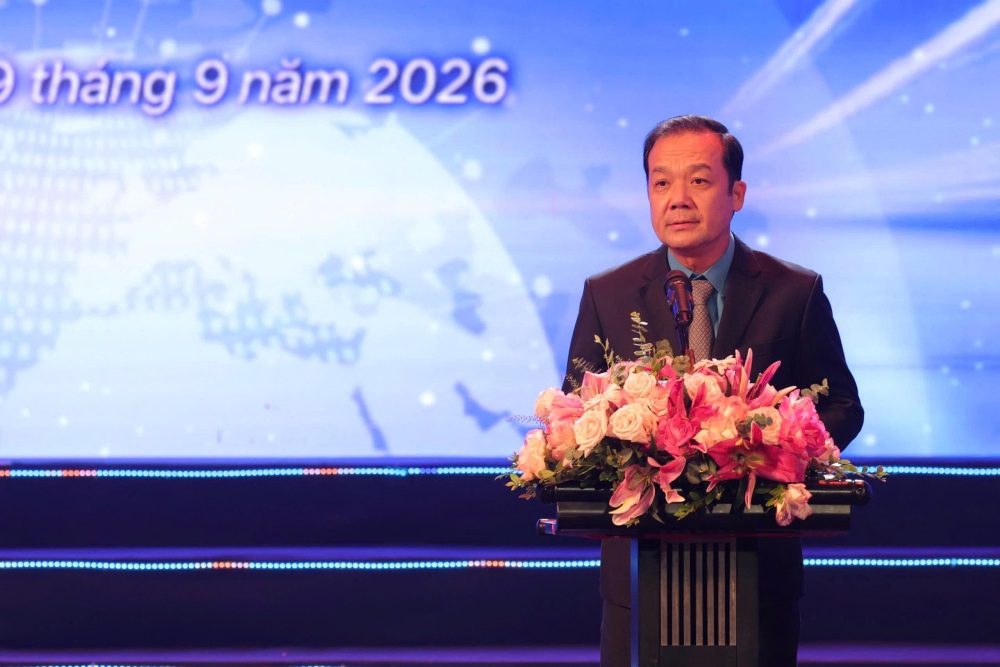 Ông Phạm Đức Long - Thứ trưởng Bộ Khoa học và Công nghệ, Chủ tịch Công đoàn Khoa học và Công nghệ Việt Nam phát biểu tại lễ tôn vinh. Ảnh: Mạnh Nguyễn