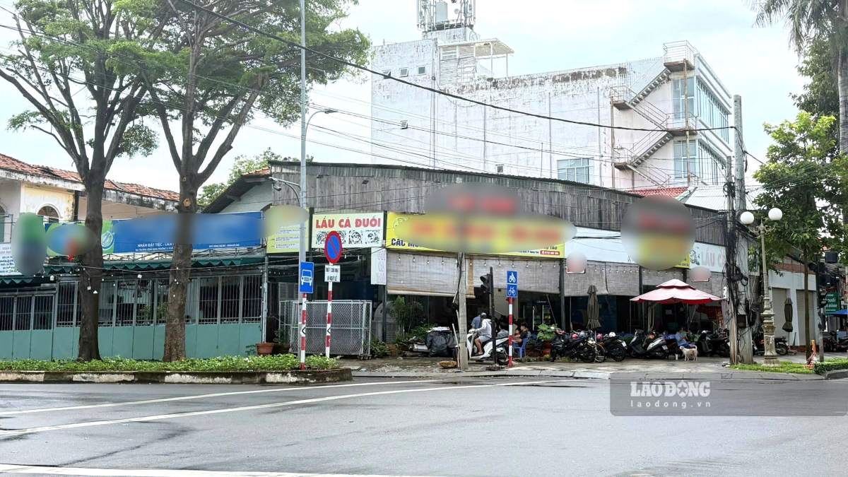 The restaurant at land plot No. 6 Tran Hung Dao, Vung Tau ward is still operating on September 20, 2026. Photo: Thanh An