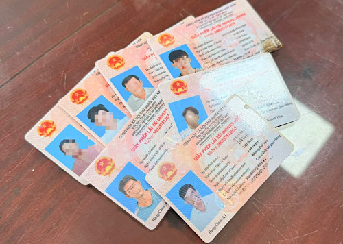 Cơ quan chức năng đã khởi tố người nhận làm giả 8 giấy phép lái xe. Ảnh: Công an xã
Phước Dinh (chịp 9.2026)