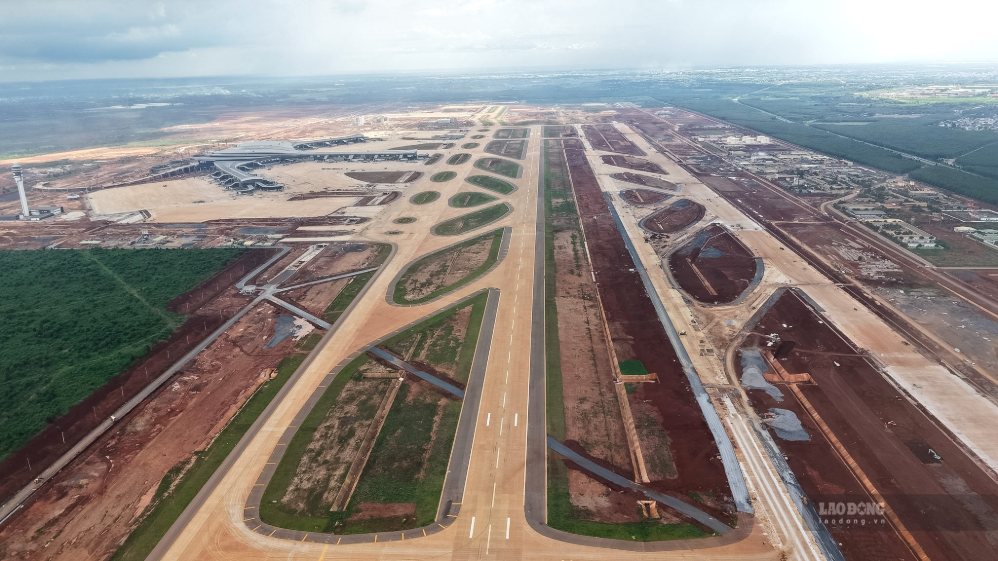 The drainage project outside Long Thanh airport (phase 1) is about 19km long. Photo: HAC