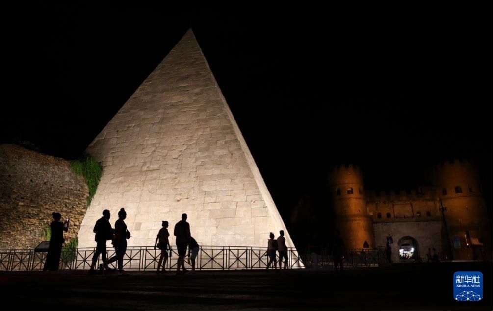 Completed after three years of restoration, the Cestius pyramid in Rome (Italy) officially reopens with a unique night experience tour. Photo: Xinhua broadcast on September 20