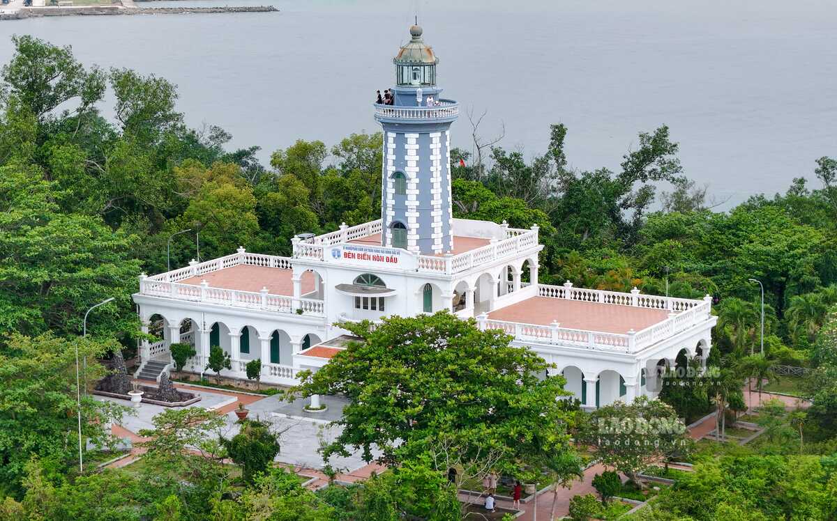 Hon Dau lighthouse (Do Son ward, Hai Phong). Photo: Van Toan