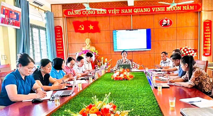 Trường Tiểu học Khánh Yên (Lào Cai) tổ chức buổi tập huấn chuyên đề “Dạy tăng cường Tiếng Việt cho trẻ em dân tộc thiểu số trước khi vào lớp 1”. Ảnh: Cổng TTĐT tỉnh Lào Cai
