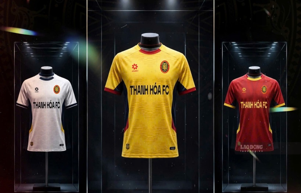 Jersey of Thanh Hoa football team. Photo: Tran Lam
