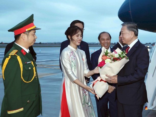 Tổng Bí thư, Chủ tịch nước Tô Lâm đến New York, bắt đầu chuyến tham dự Phiên thảo luận cấp cao Đại hội đồng Liên Hợp Quốc Khóa 81 và hoạt động song phương tại Mỹ. Ảnh: Thống Nhất - TTXVN