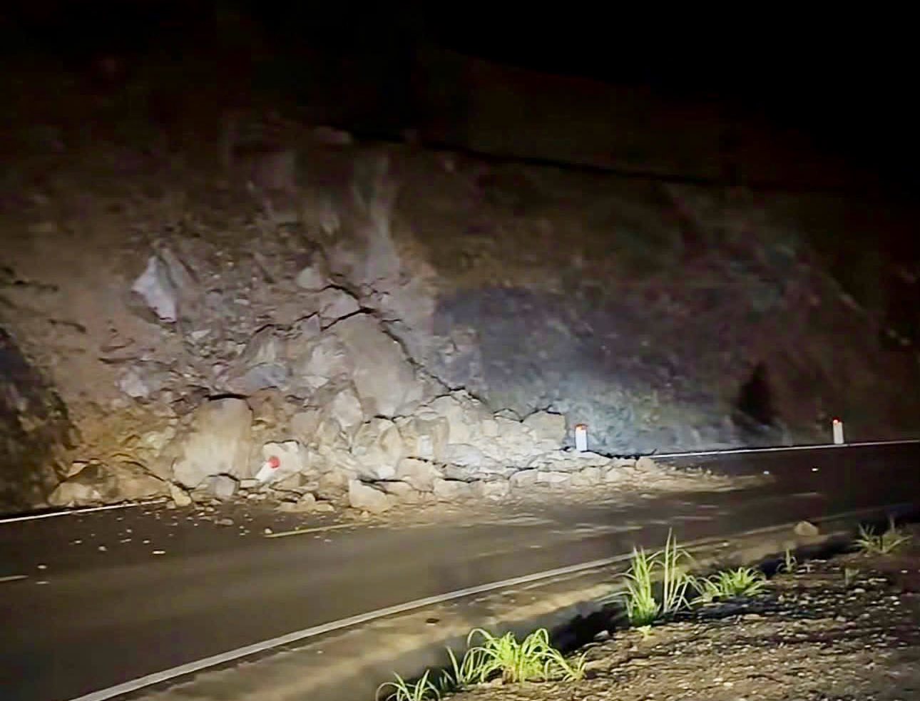 Landslide scene on Dai Ninh Pass, early morning of September 21. Photo: Huynh Duc