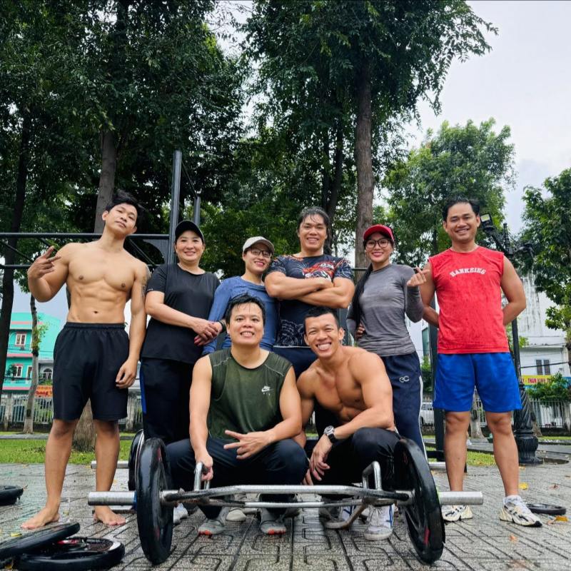 Cộng đồng tập thể dục đường phố của anh Sơn ngày càng phát triển. Ảnh: Nhân vật cung cấp
