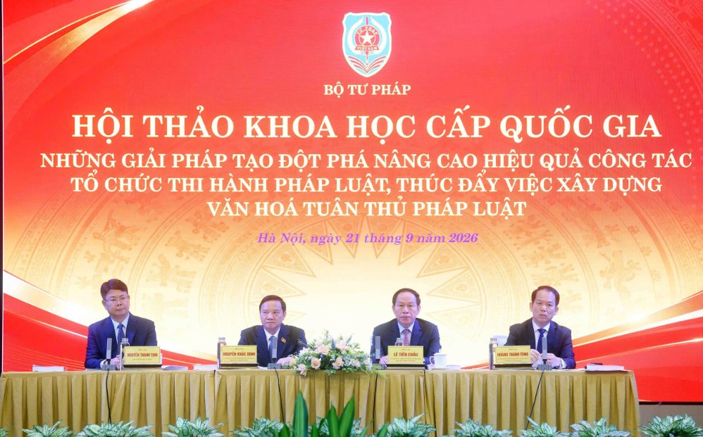 Hội thảo “Những giải pháp tạo đột phá nâng cao hiệu quả công tác tổ chức thi hành pháp luật, thúc đẩy việc xây dựng văn hóa tuân thủ pháp luật” diễn ra sáng 21.9. Ảnh: Bộ Tư pháp
