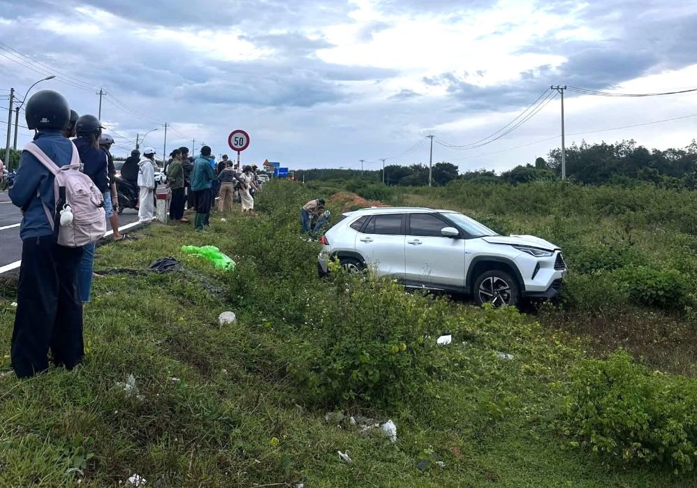 Scene of the collision that left 2 people dead and injured. Photo: Ngoc Chi (taken on September 20)
