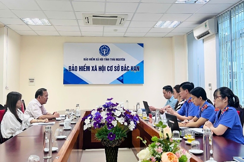Bac Kan grassroots social insurance coordinates with the People's Procuracy to work with units that are late in payment. Photo taken in September 2026. Photo: Thai Nguyen Social Insurance Information Portal