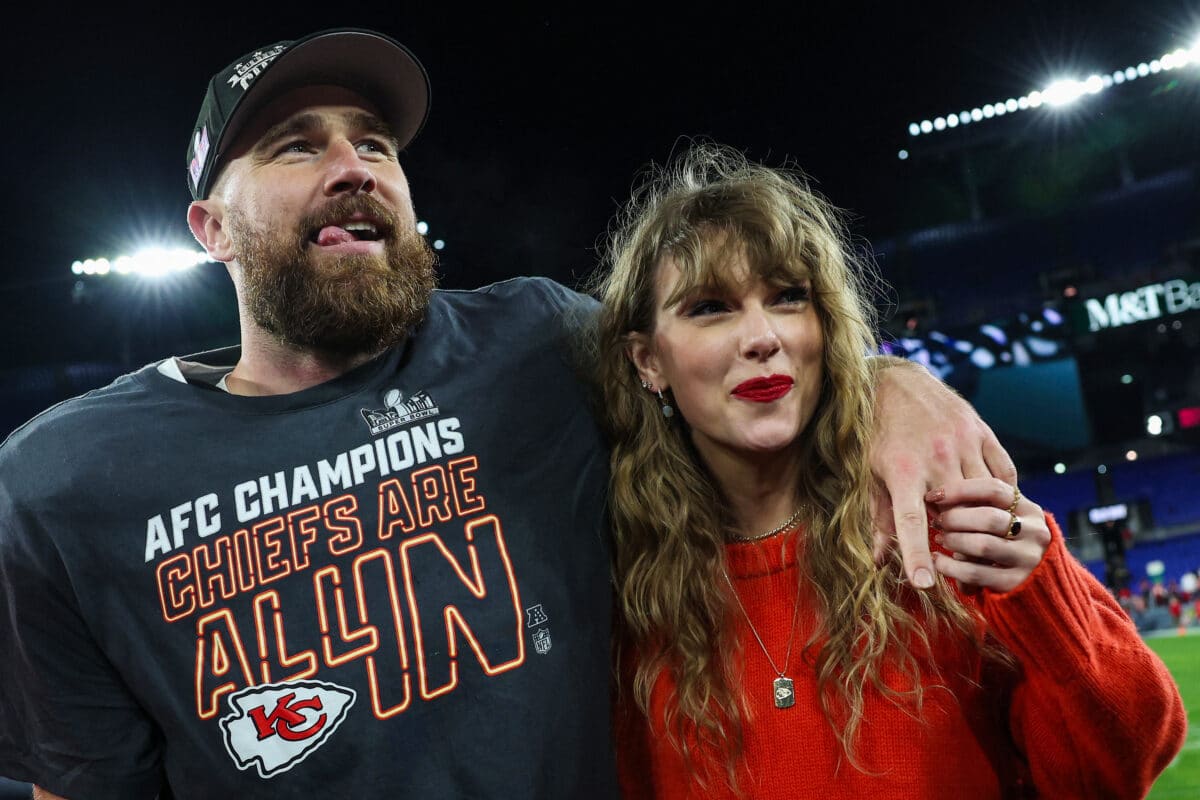 Taylor Swift shows off her wedding ring, excitedly cheering when Travis Kelce scores the first touchdown of the season. Photo: AFP