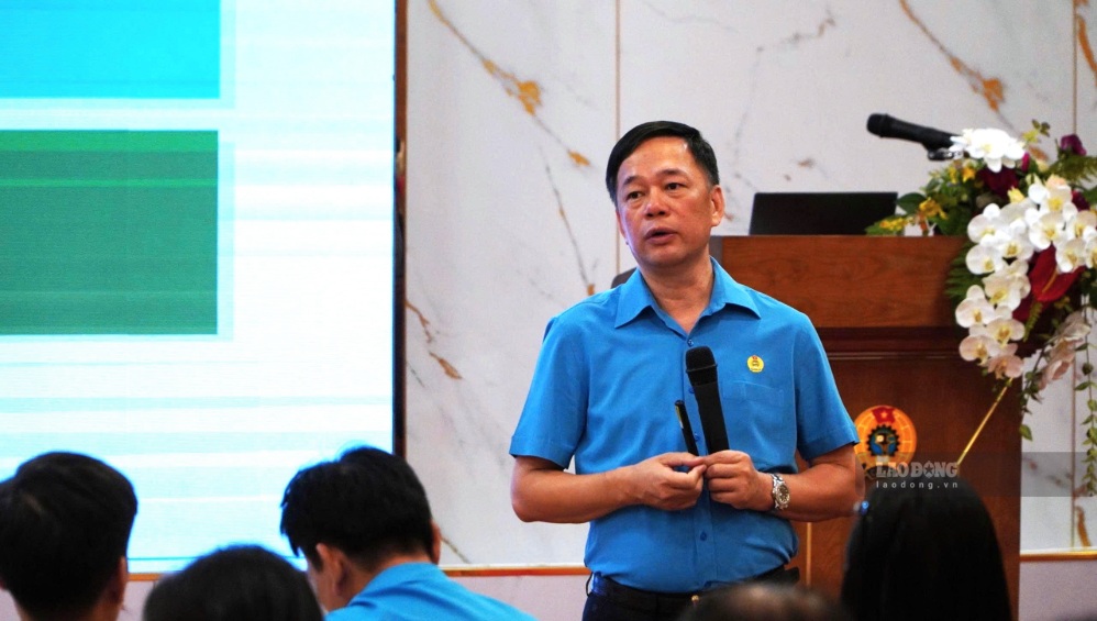 Ông Tống Văn Băng - Ủy viên Ban Thường vụ, Trưởng ban Quan hệ Lao động Tổng Liên đoàn Lao động Việt Nam tại buổi tập huấn ngày 21.9. Ảnh: Mai Anh