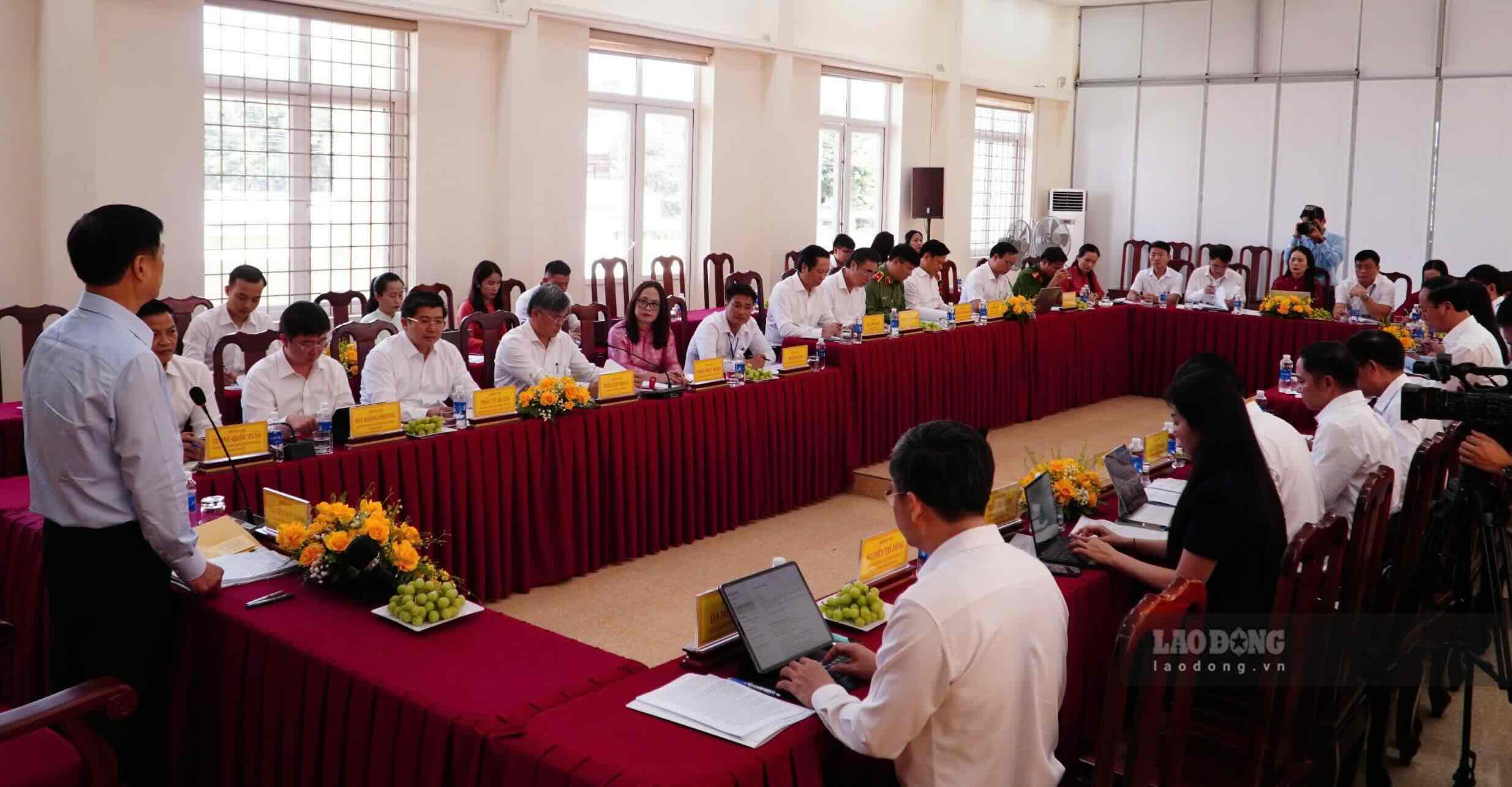 Quang cảnh buổi làm việc. Ảnh: Công Sáng