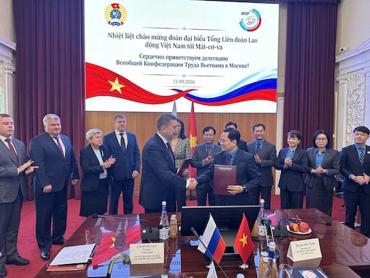 ベトナム労働総同盟とロシア労働組合連合が協力覚書を締結。写真:労働組合活動委員会