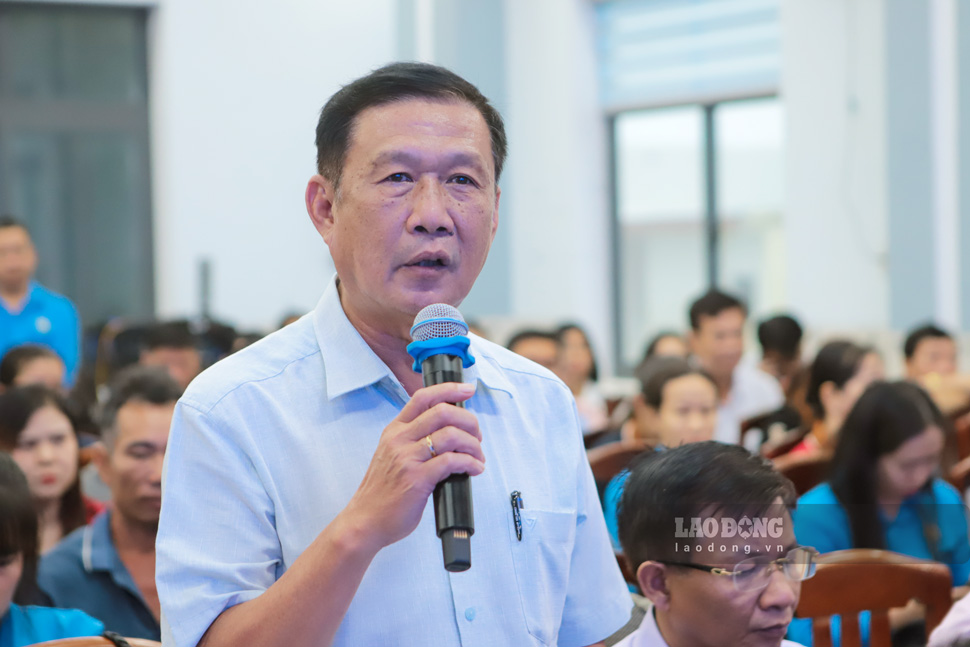 Ông Trần Thanh Hải - Phó Giám đốc Sở GDĐT Gia Lai - trả lời kiến nghị (chụp ngày 21.9). Ảnh: Hoài Phương