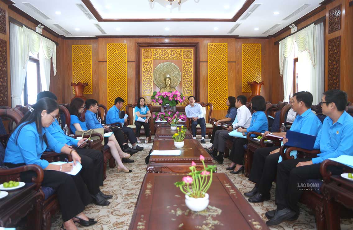 Tây Ninh tiếp đoàn công tác của Phó Chủ tịch Tổng LĐLĐ Việt Nam Thái Thu Xương ngày 21.9. Ảnh: Huỳnh Du