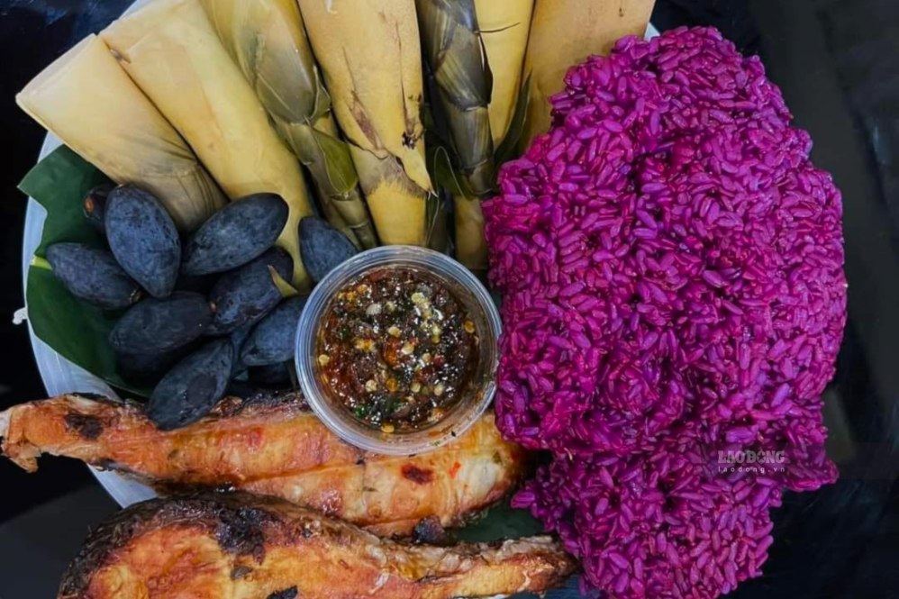 Son La Tram has a unique buttery and fatty taste, eaten with sticky rice and grilled fish, honeycombs, chẳm chéo (or chẩm chéo) is even more delicious. Photo: Truong Son