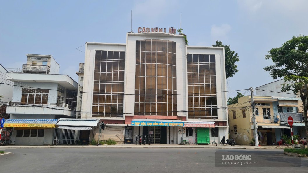 Rạp hát Cao Văn Lầu, phường Bạc Liêu, Cà Mau được xây dựng khá lâu đời (ảnh chụp ngày 21.9.2026). Ảnh: Nhật Hồ.