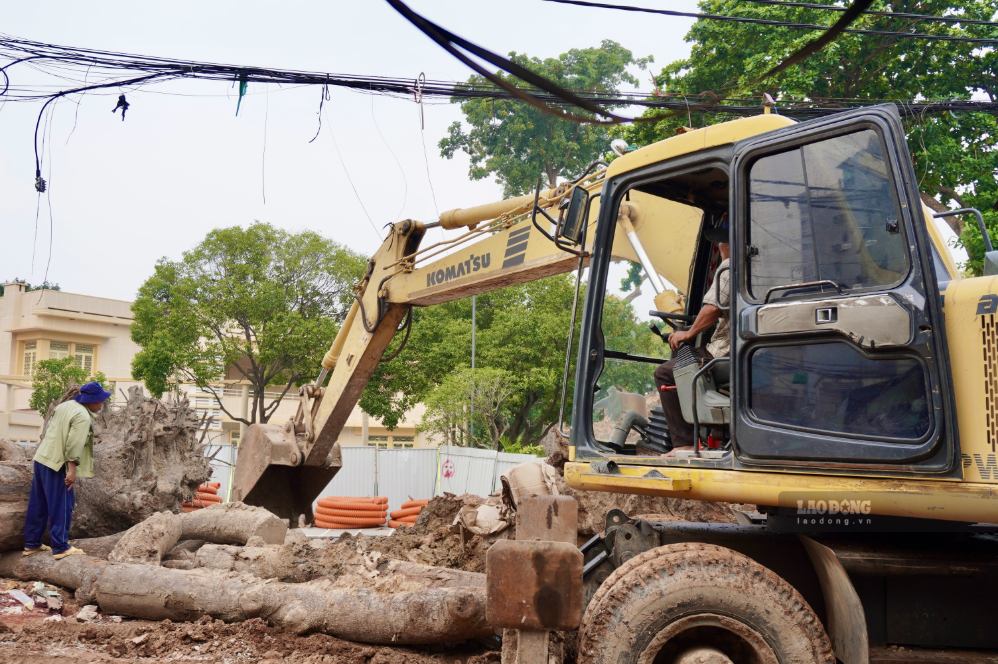 đơn vị thi công tập trung nhân lực, máy móc trên tuyến đường Trần Bình Trọng.